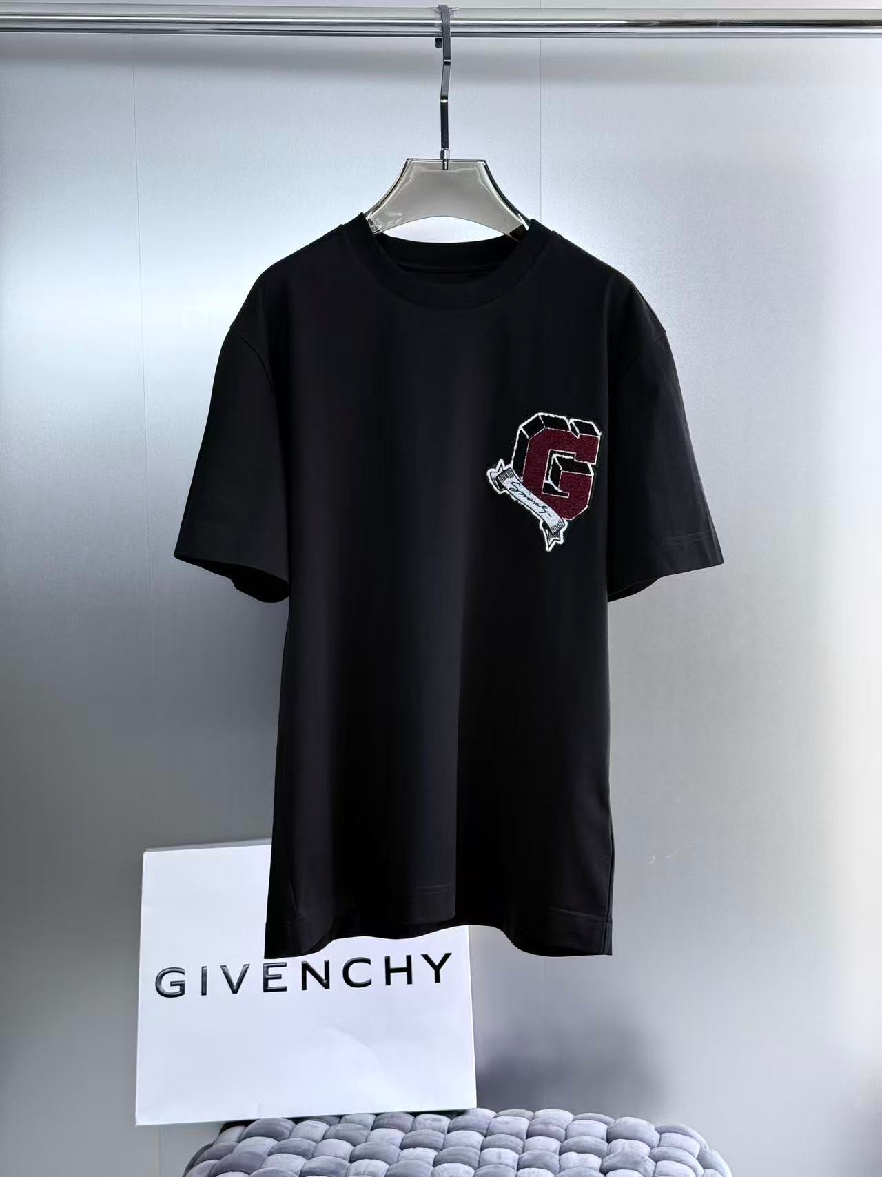 Givenchy T-Shirt