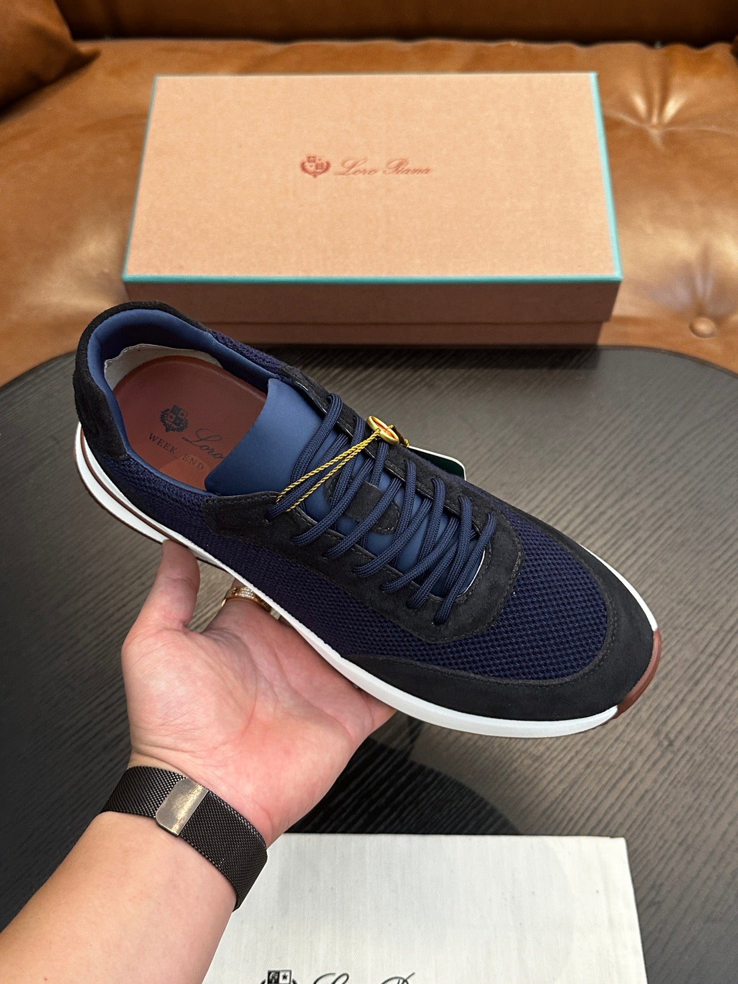 LP Sneakers