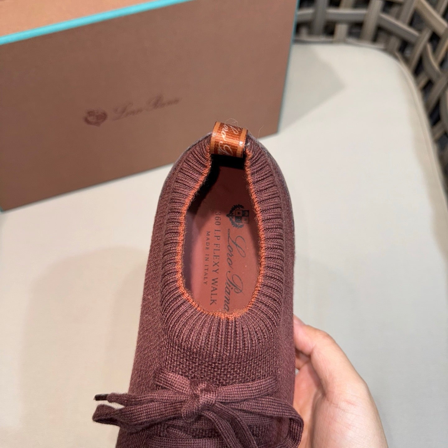 LP Sneakers