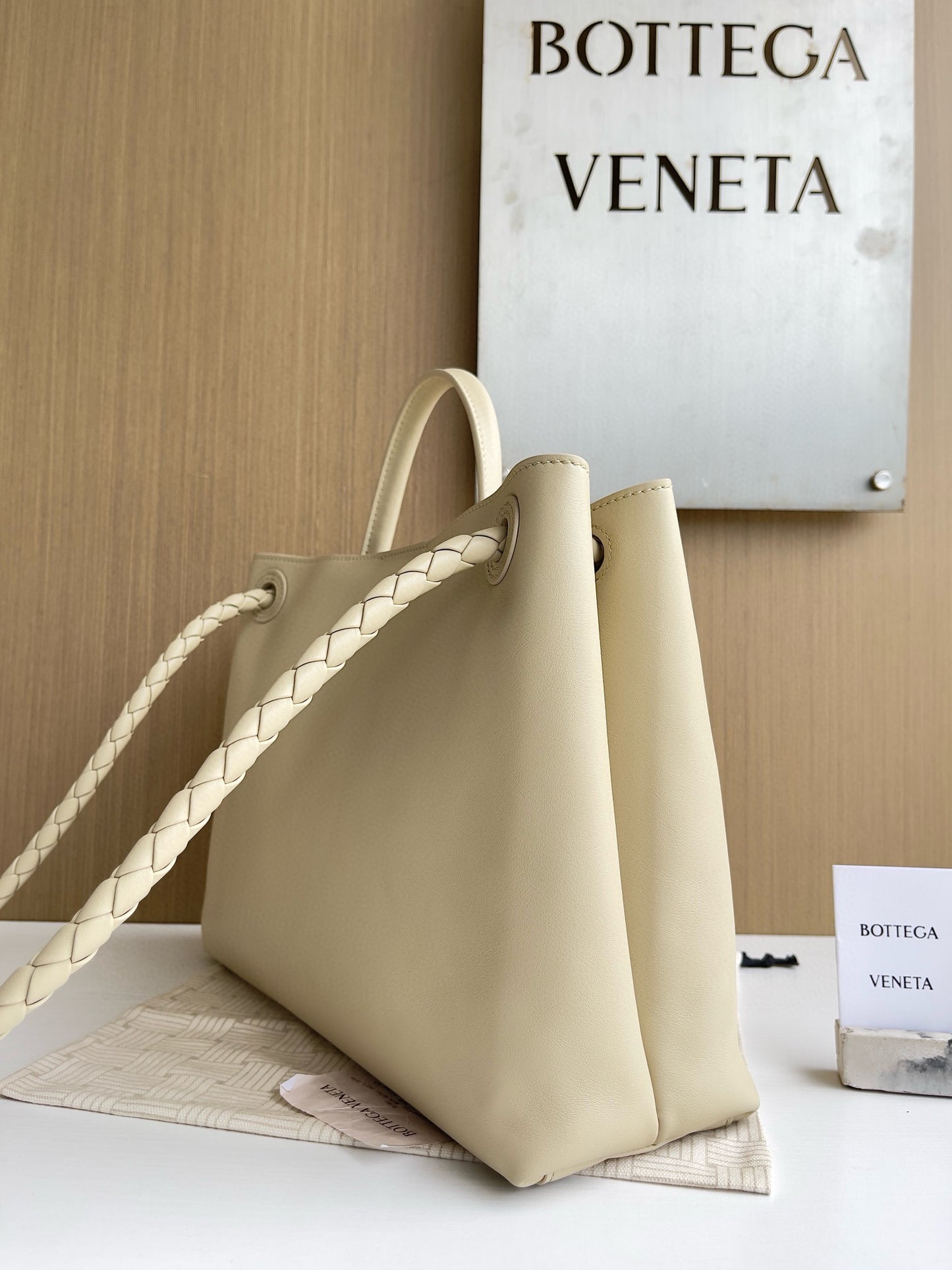 BV Andiamo Bag