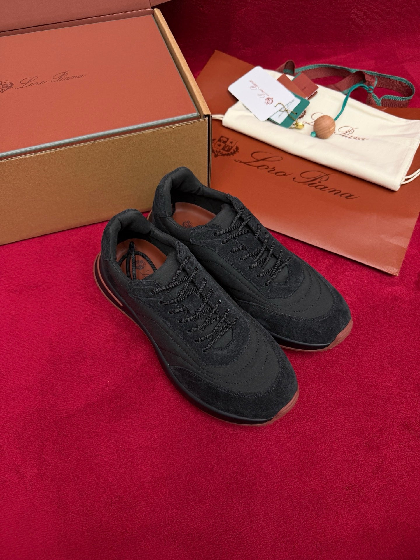 LP Sneaker