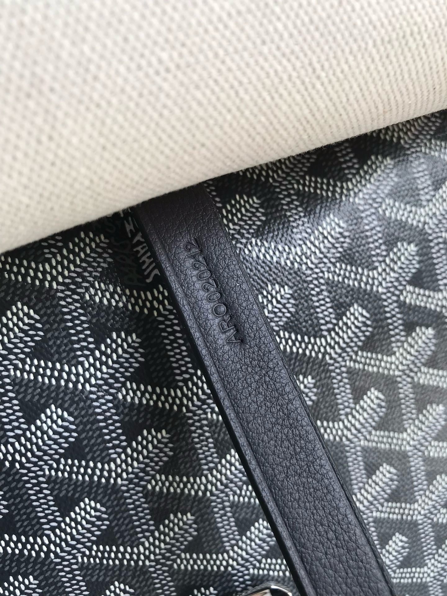 Goyard Messenger Bag 35x26x7.5cm