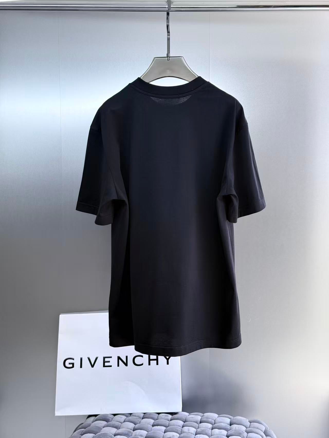 Givenchy T-Shirt