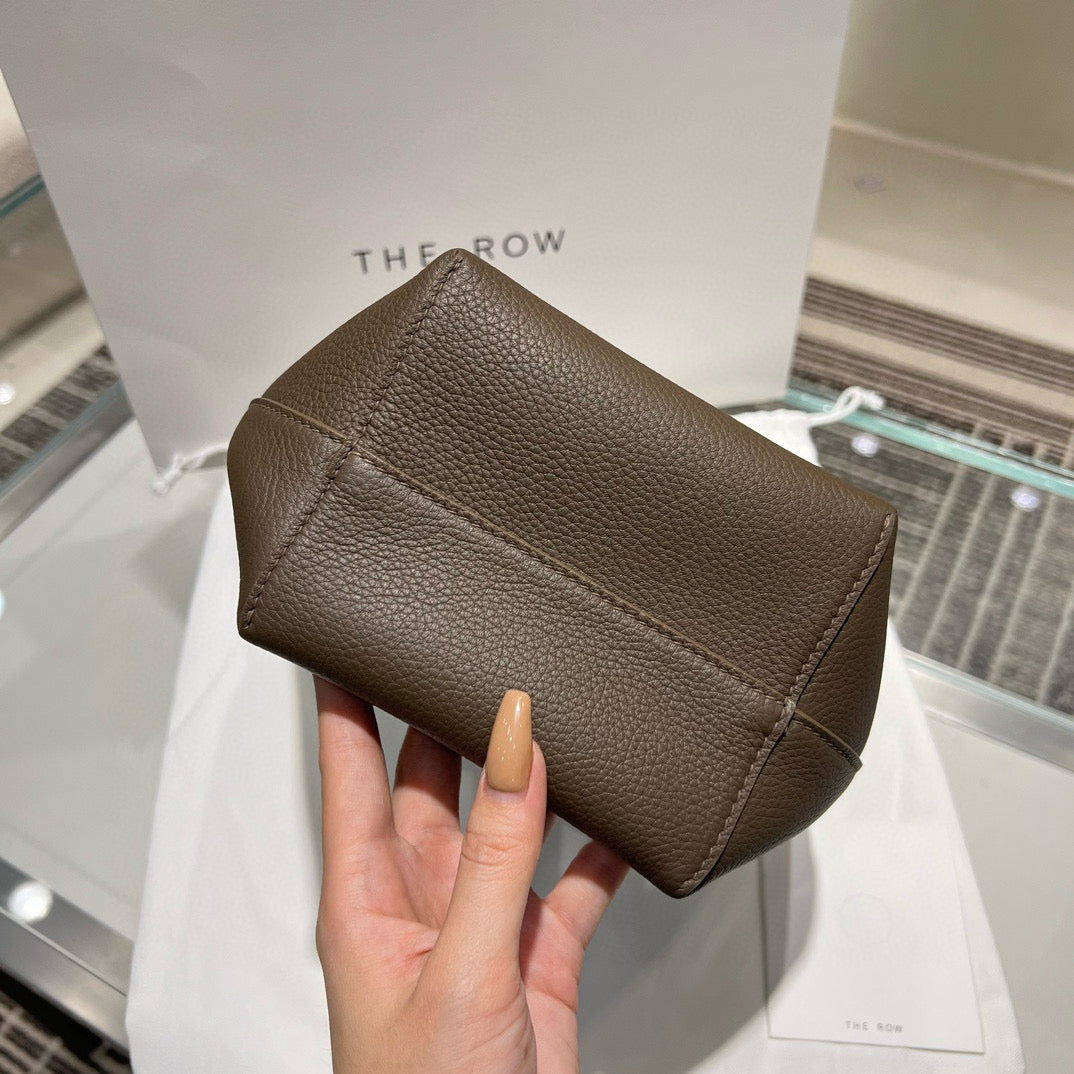 The Row Bucket Bag(24CM*22CM*11CM)
