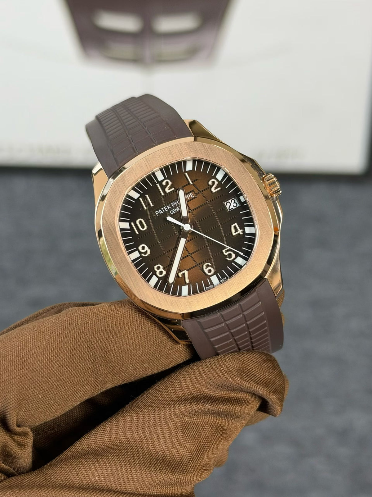5167R-001 Aquanaut
