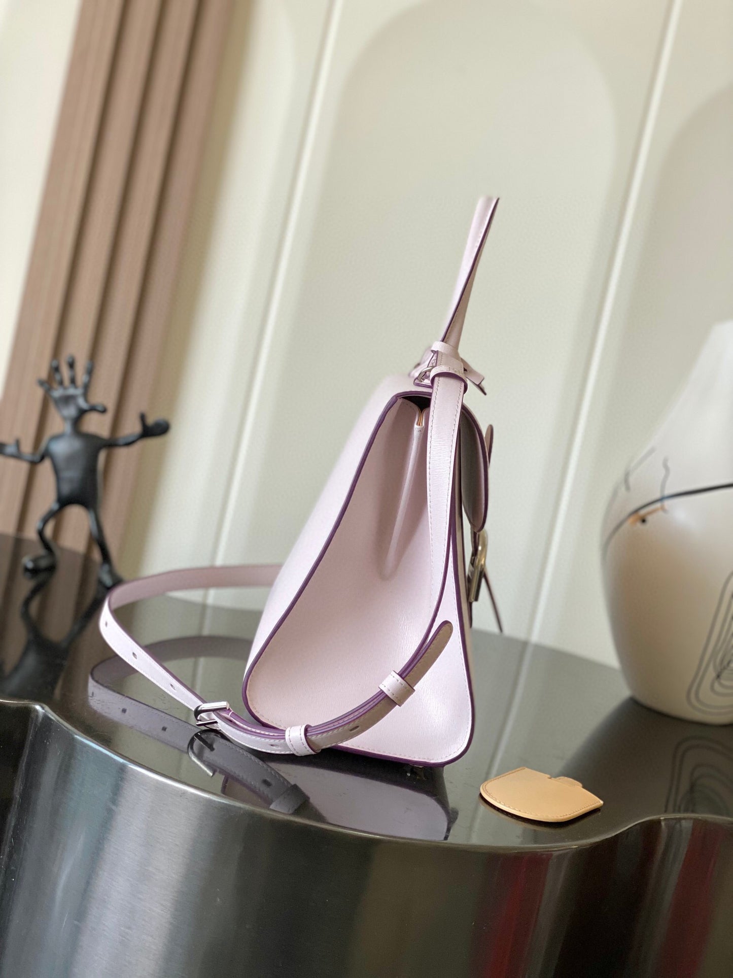 Delvaux Sling Bag (28*15*22cm)