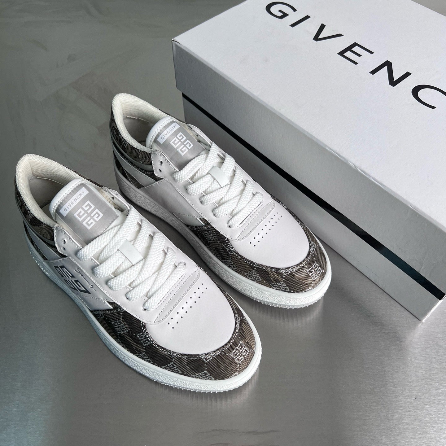 Givenchy Sneakers