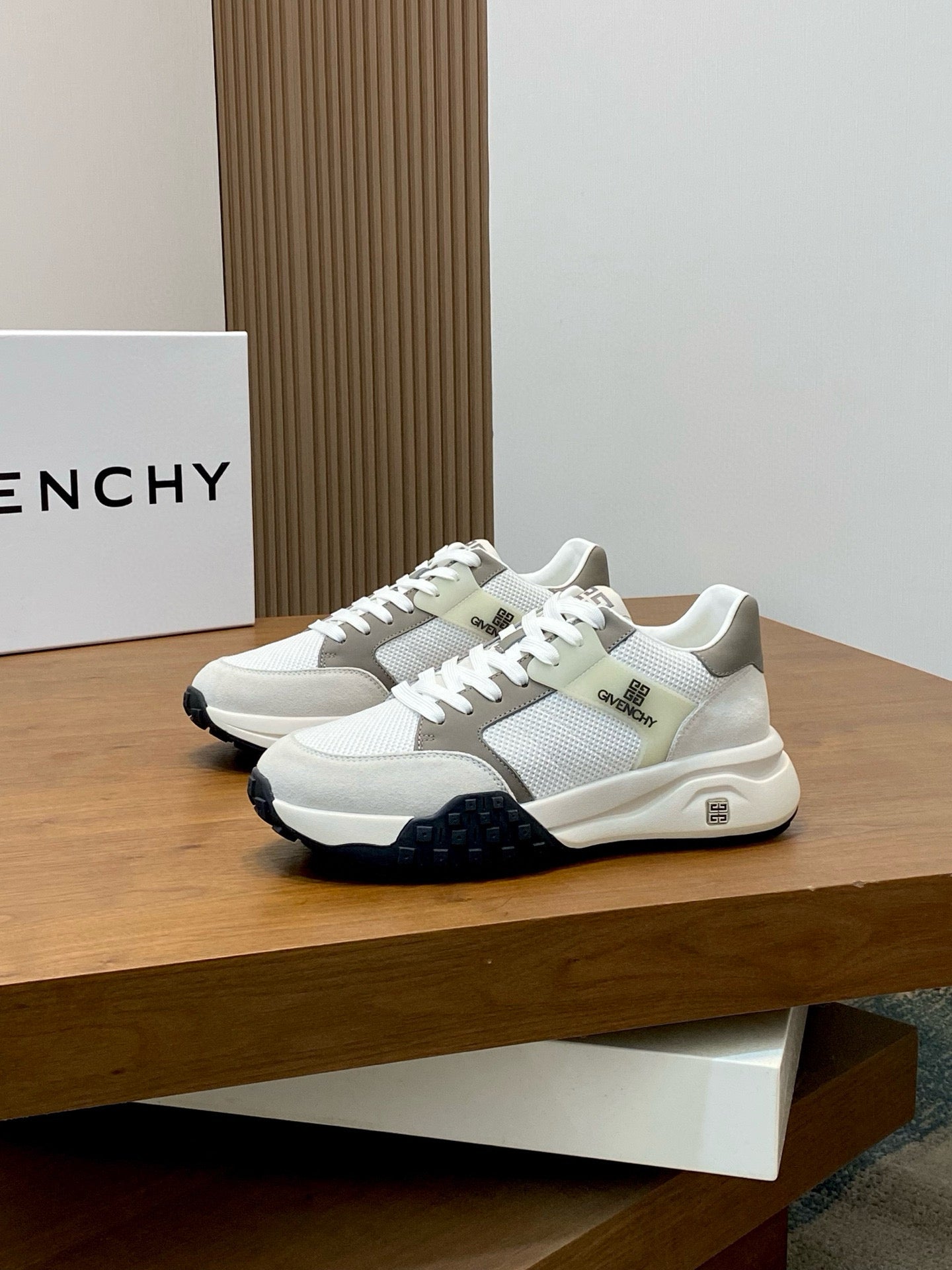 Givenchy Sneakers