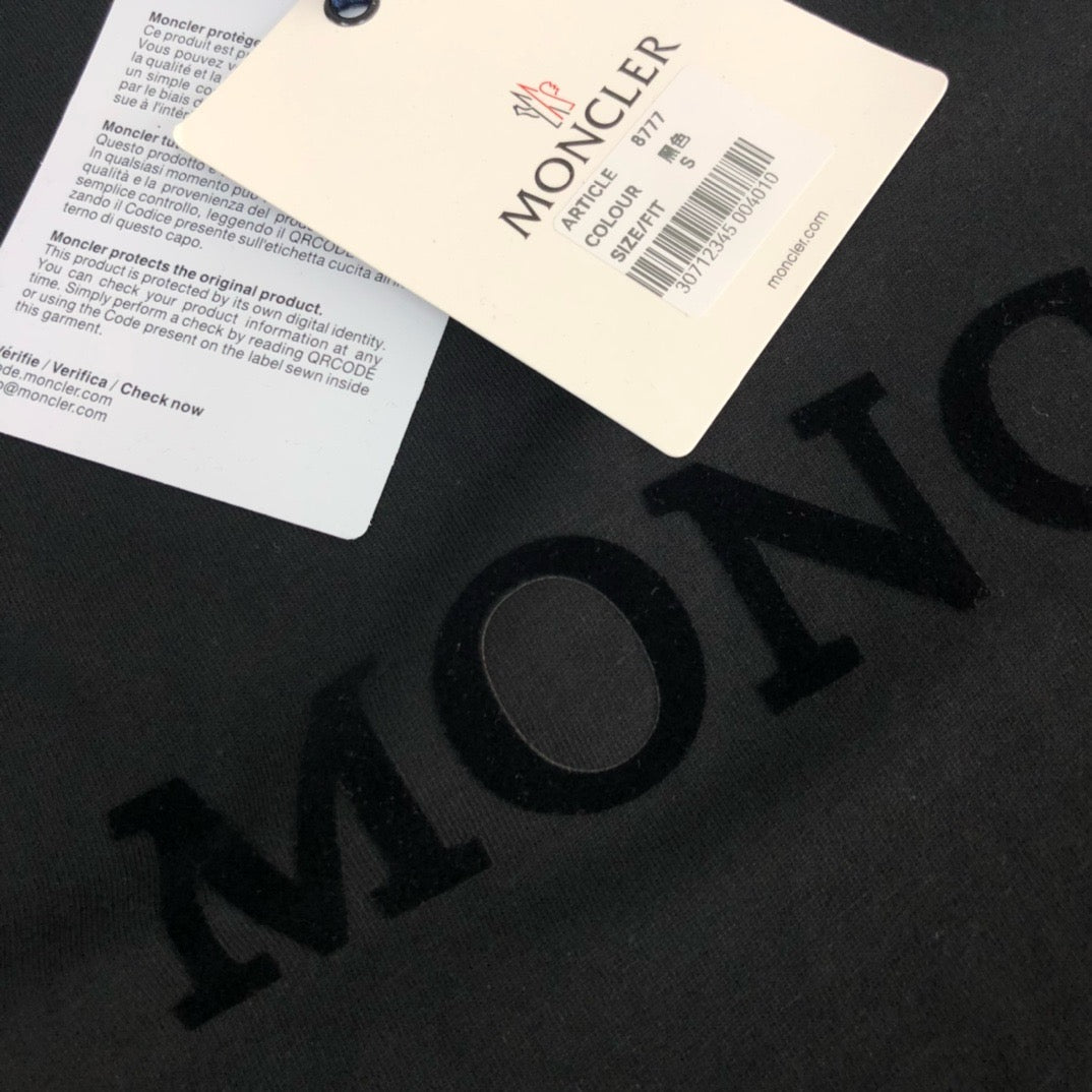 Moncler T-shirt