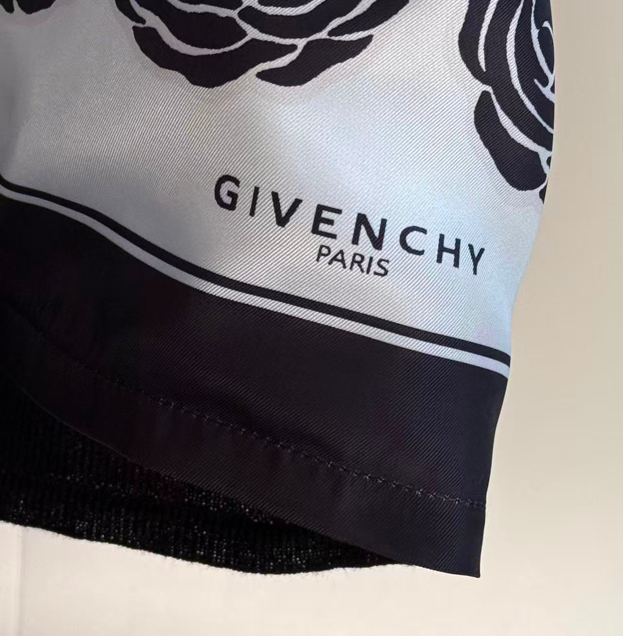Givenchy T-Shirt