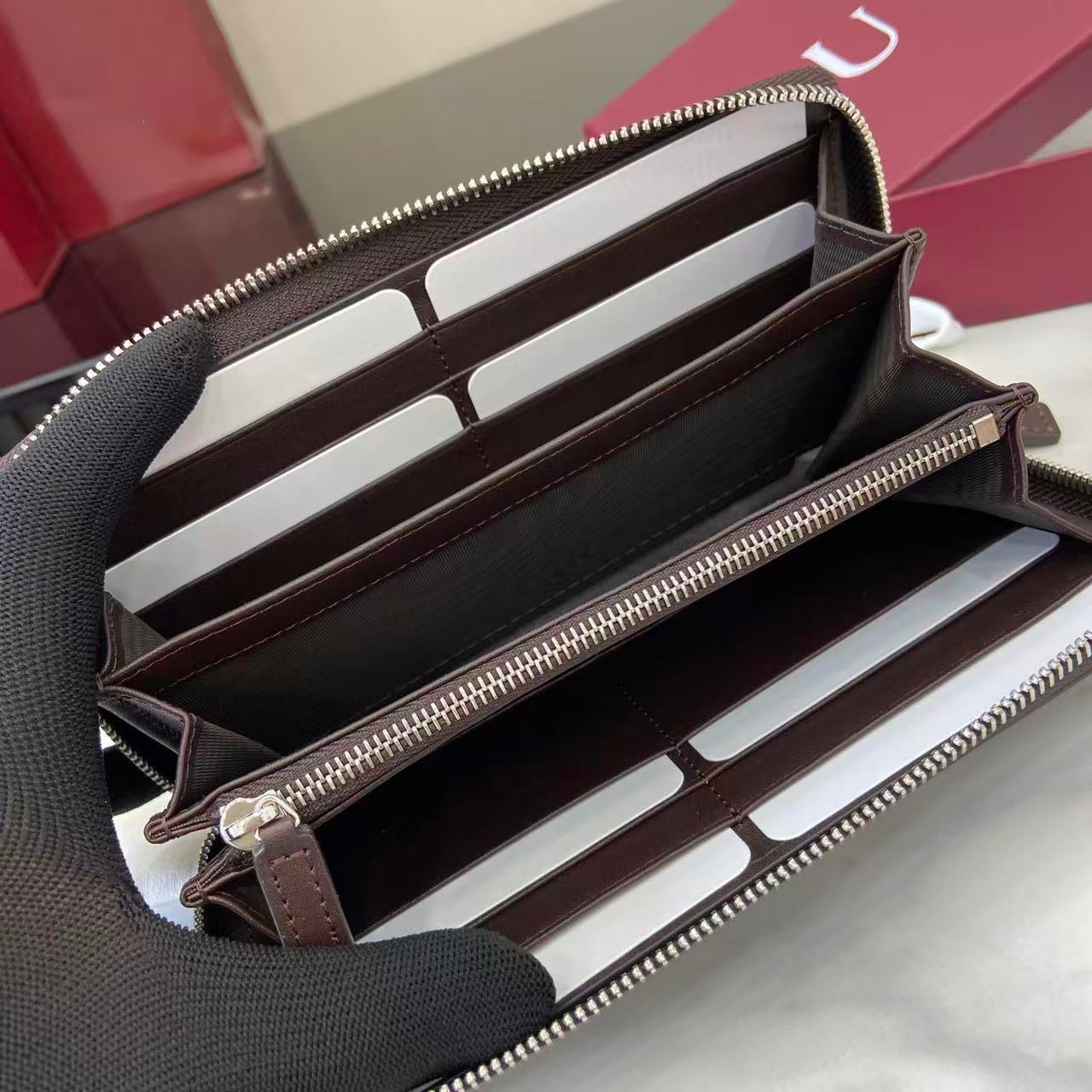 Gucci Long Zipped Wallet