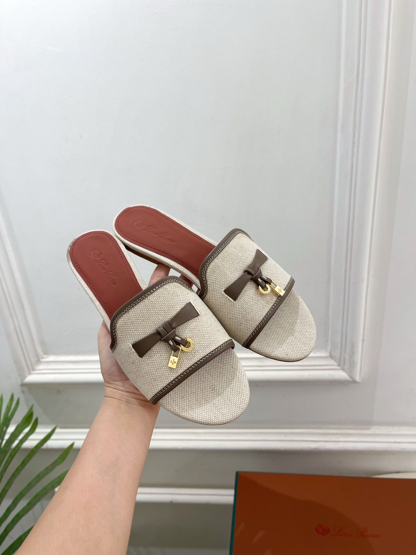LP Sandals