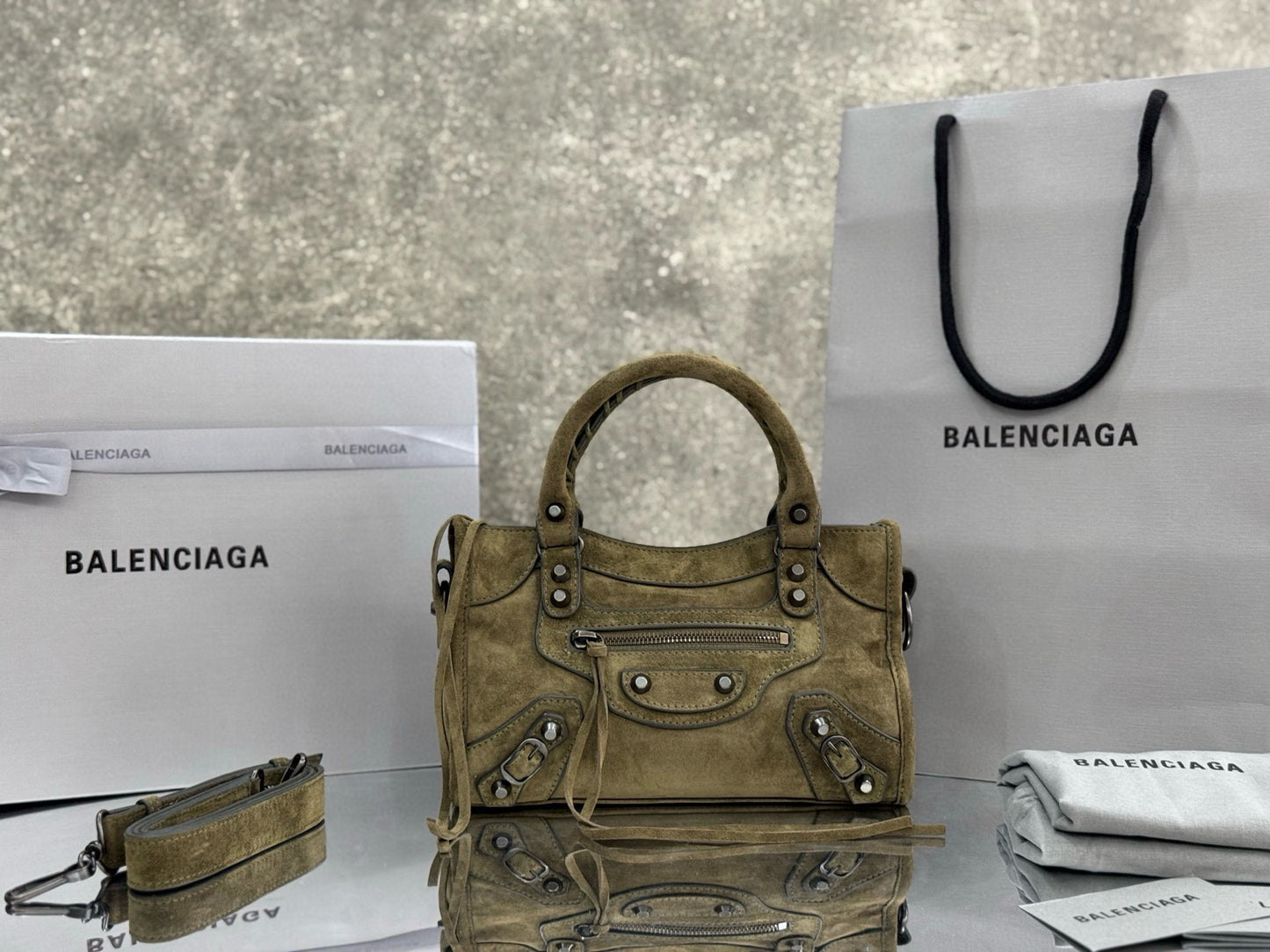 Balenciaga Handbag 24x15x10cm