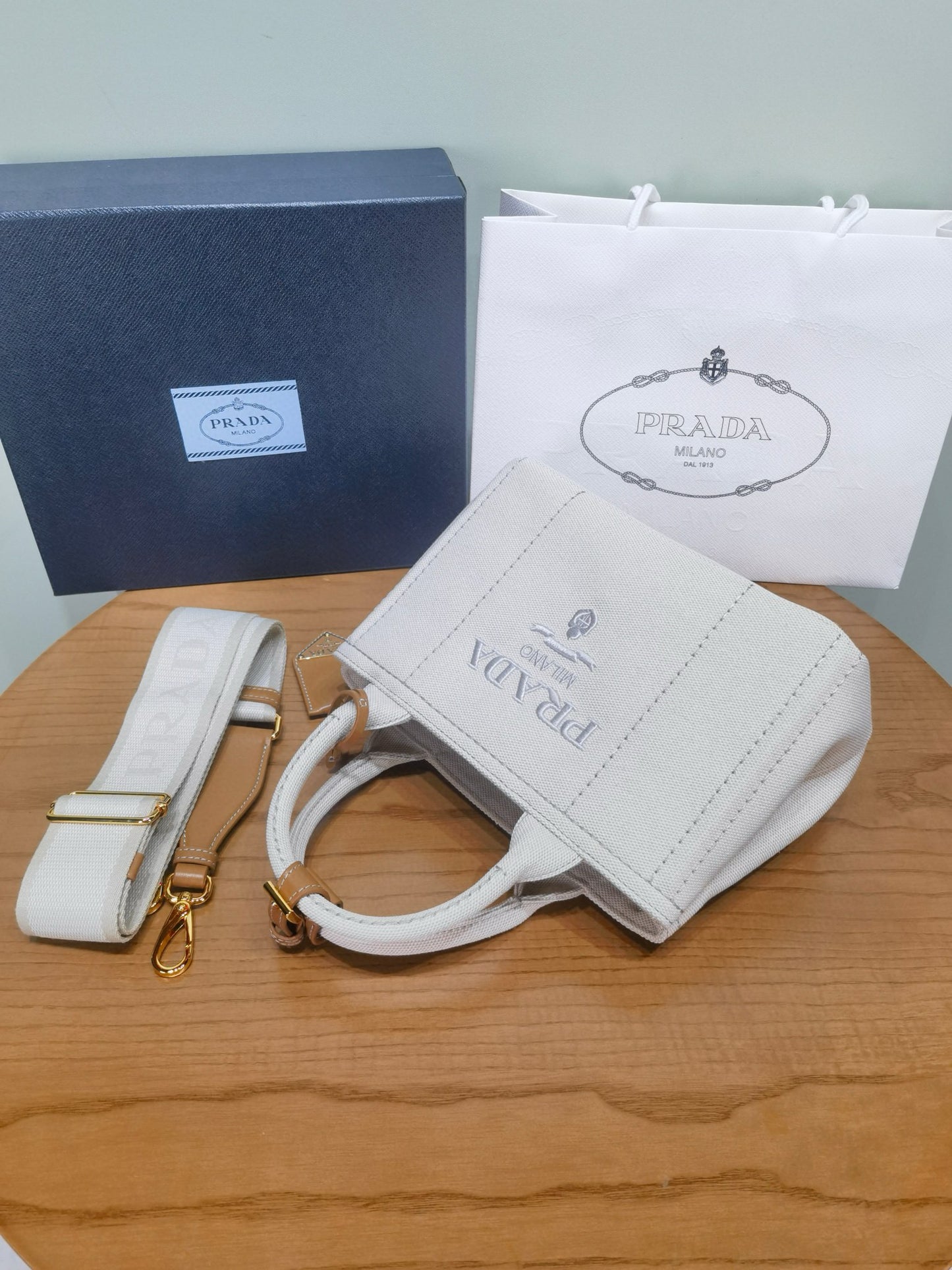 Prada Handle Bag 22x15x13cm