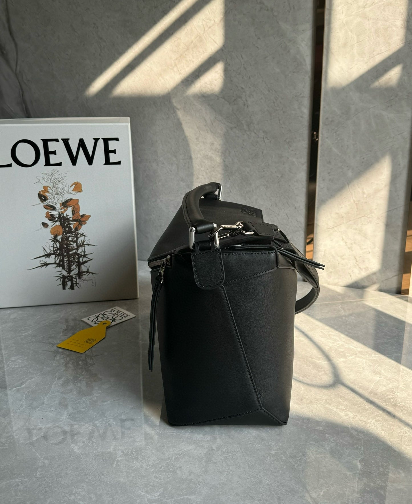 Loewe Puzzle Shoulder Bag(33x21x17cm)
