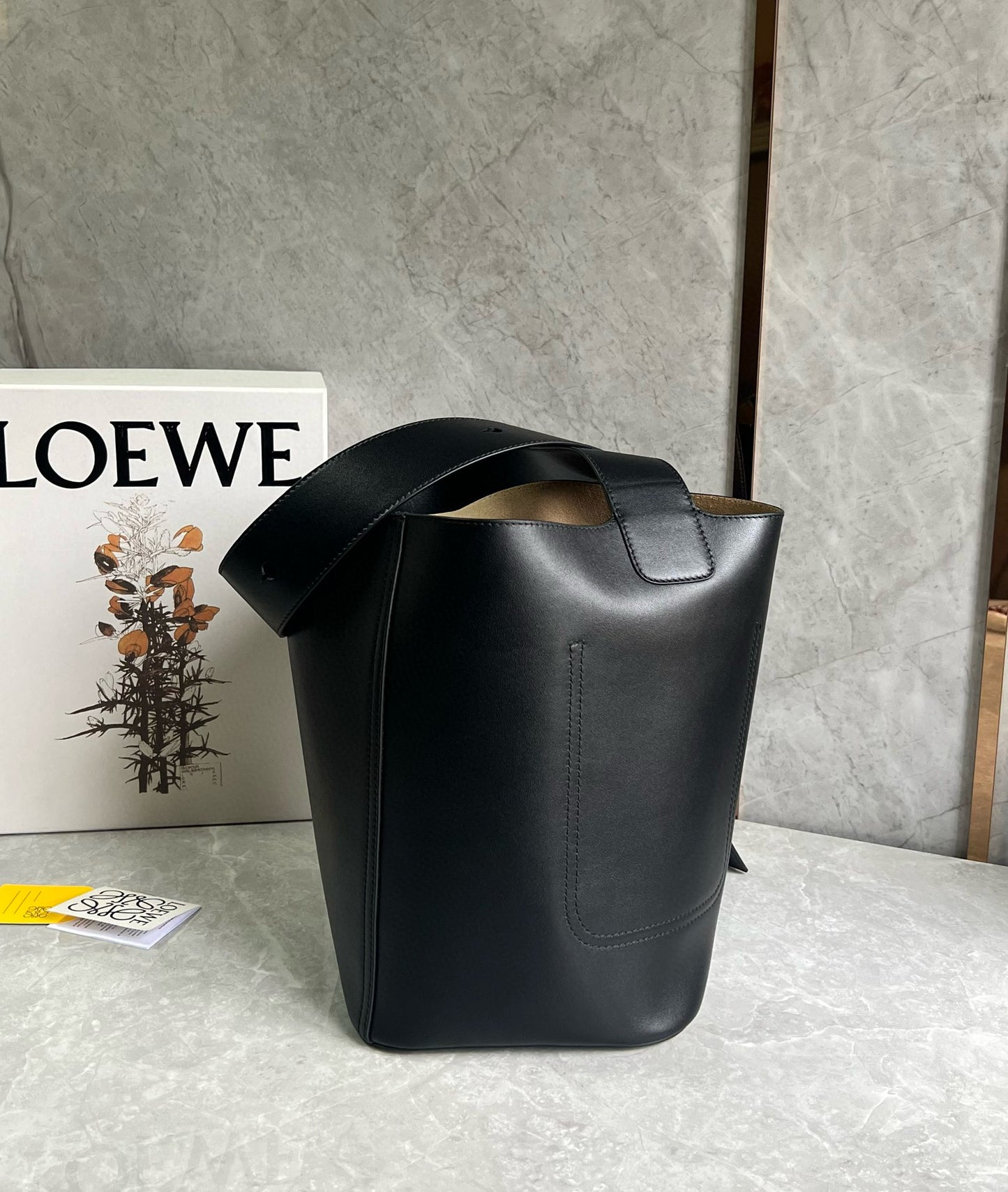 Loewe Pebble Bucket Bag(24.5x23.5x28cm)