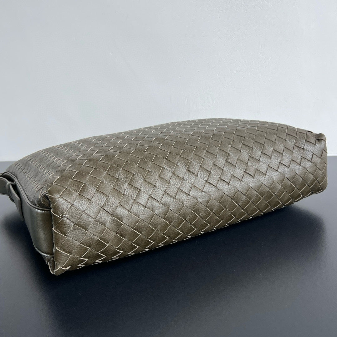 BV Hobo Bag 44x33x9CM