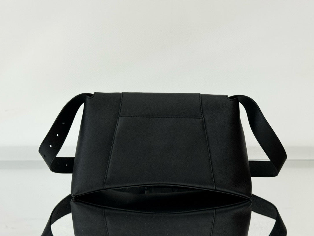 BLCG Hourglass Black Leather Downtown Shoulder Bag(30x17.3x10cm)