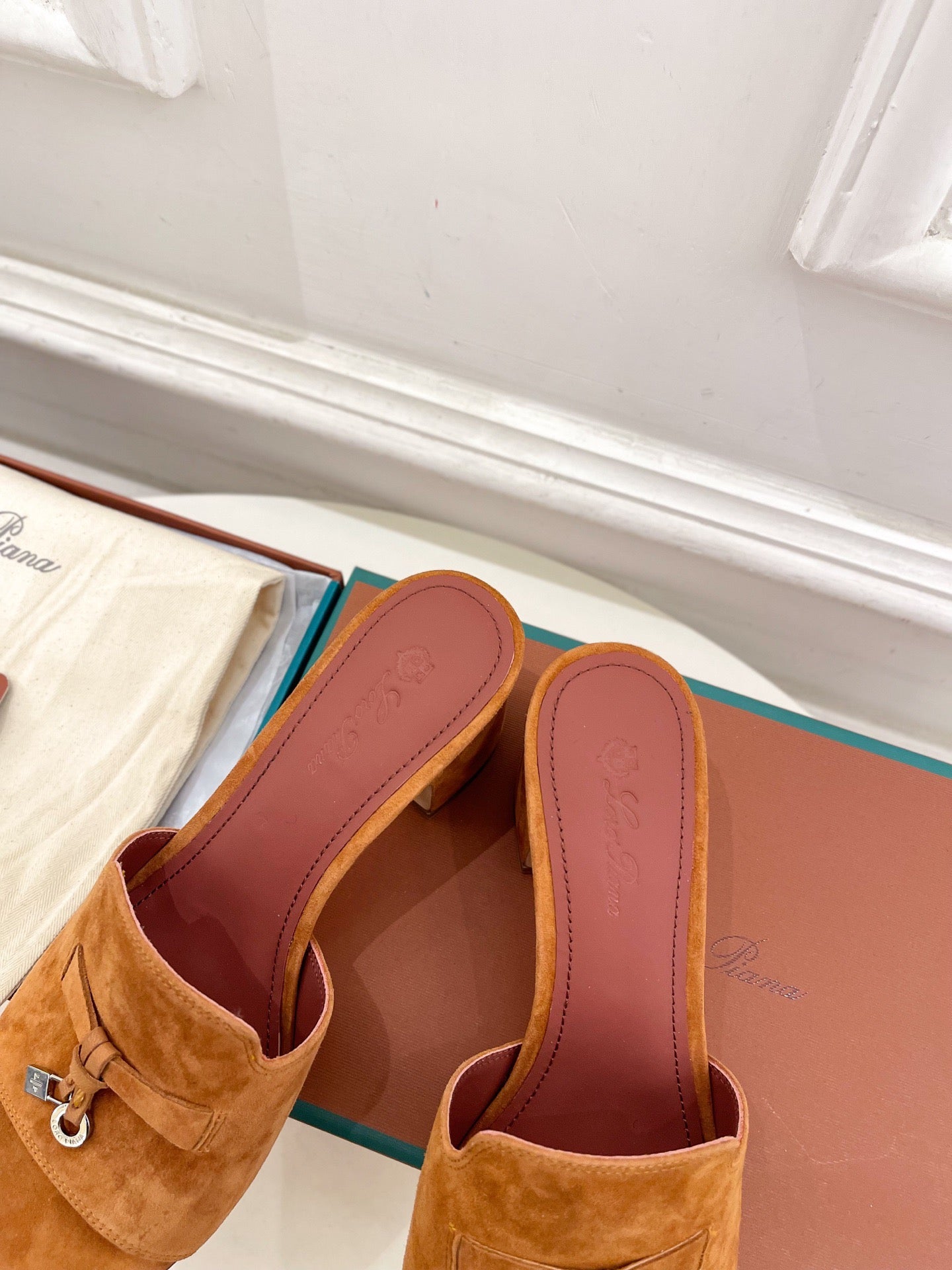 LP Sandals