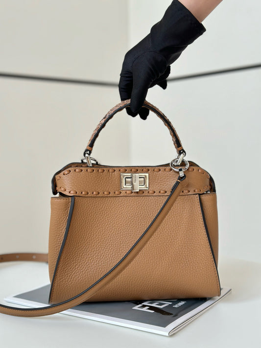 Fendi Peekaboo Bag (23.5x12x20 cm)
