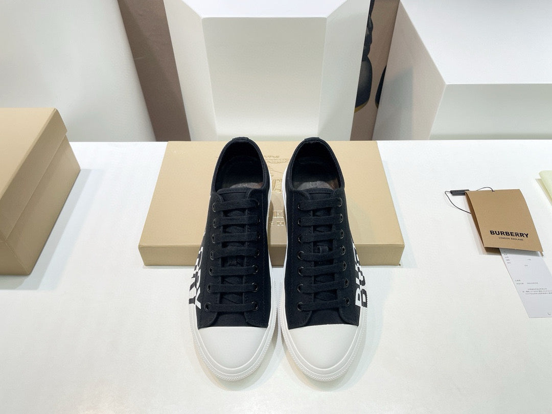 Burberry Sneakers