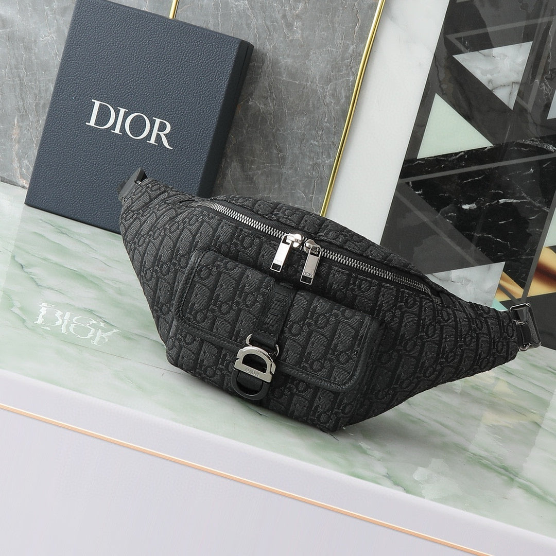 Dior 8 Oblique Belt Bag