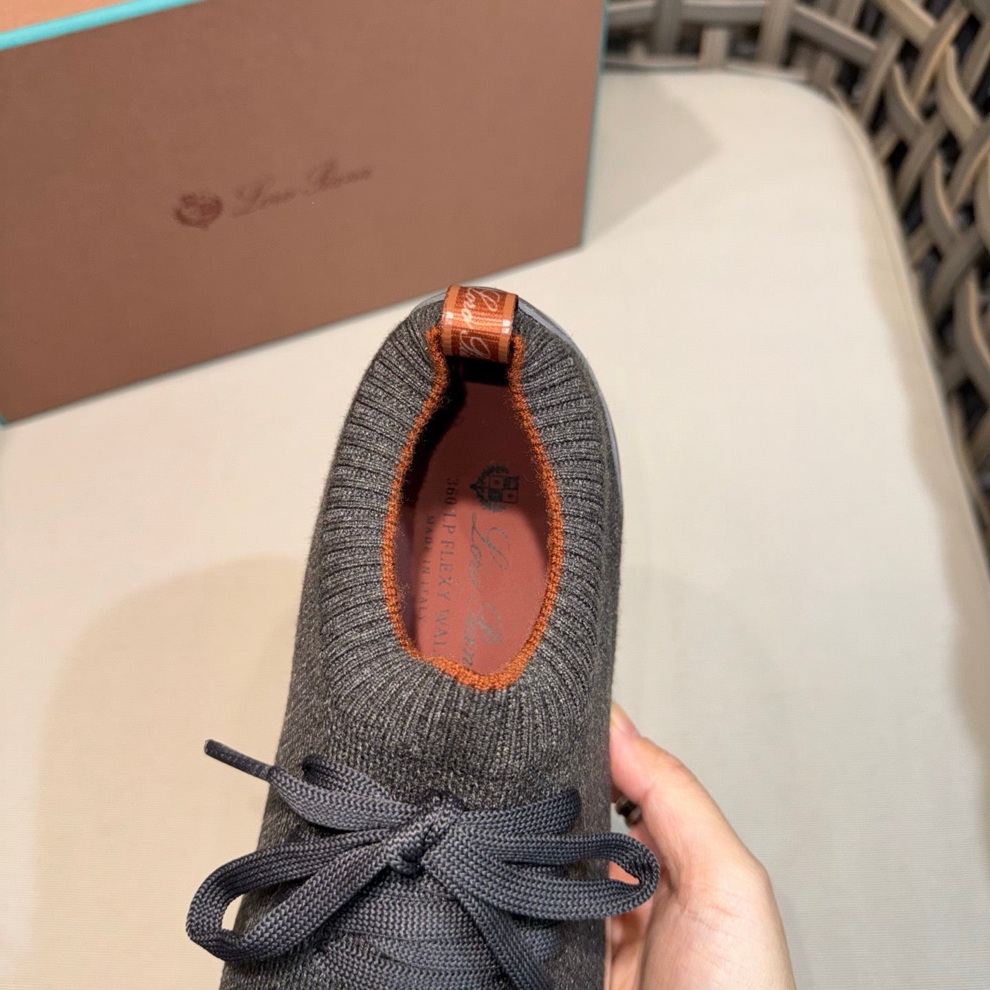 LP Sneakers