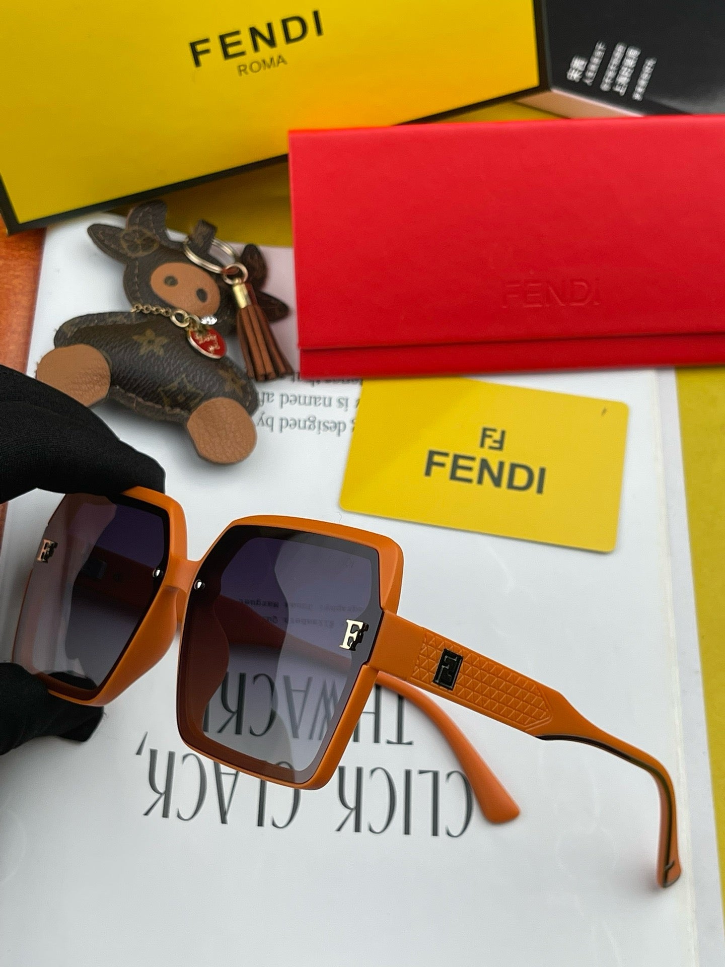 gafas de sol fendi