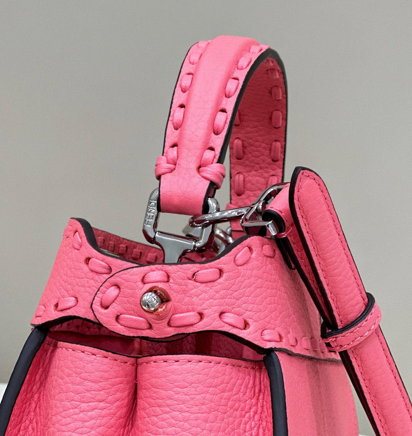 Fendi Peekaboo Bag (23.5x12x20 cm)