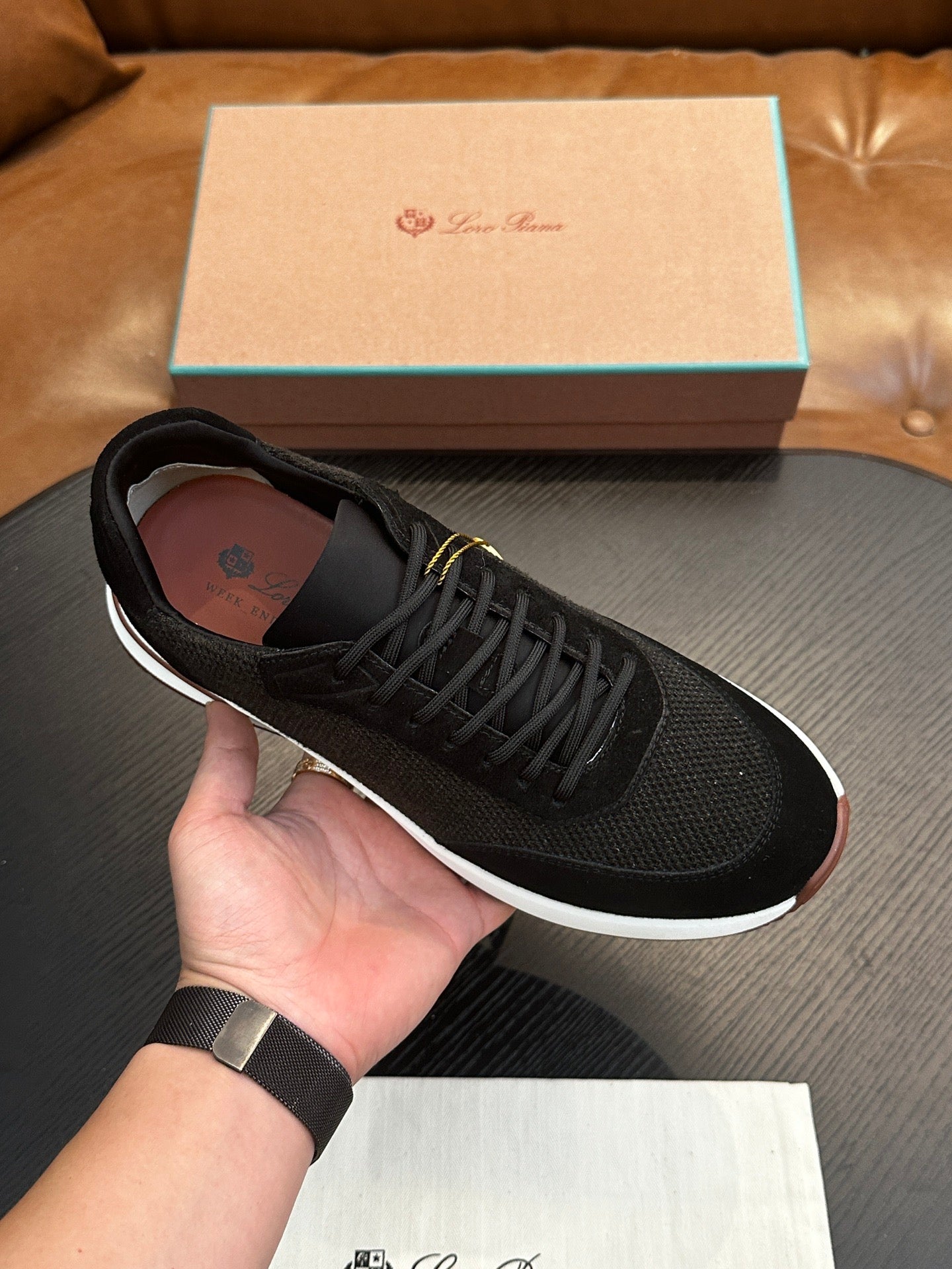 LP Sneakers