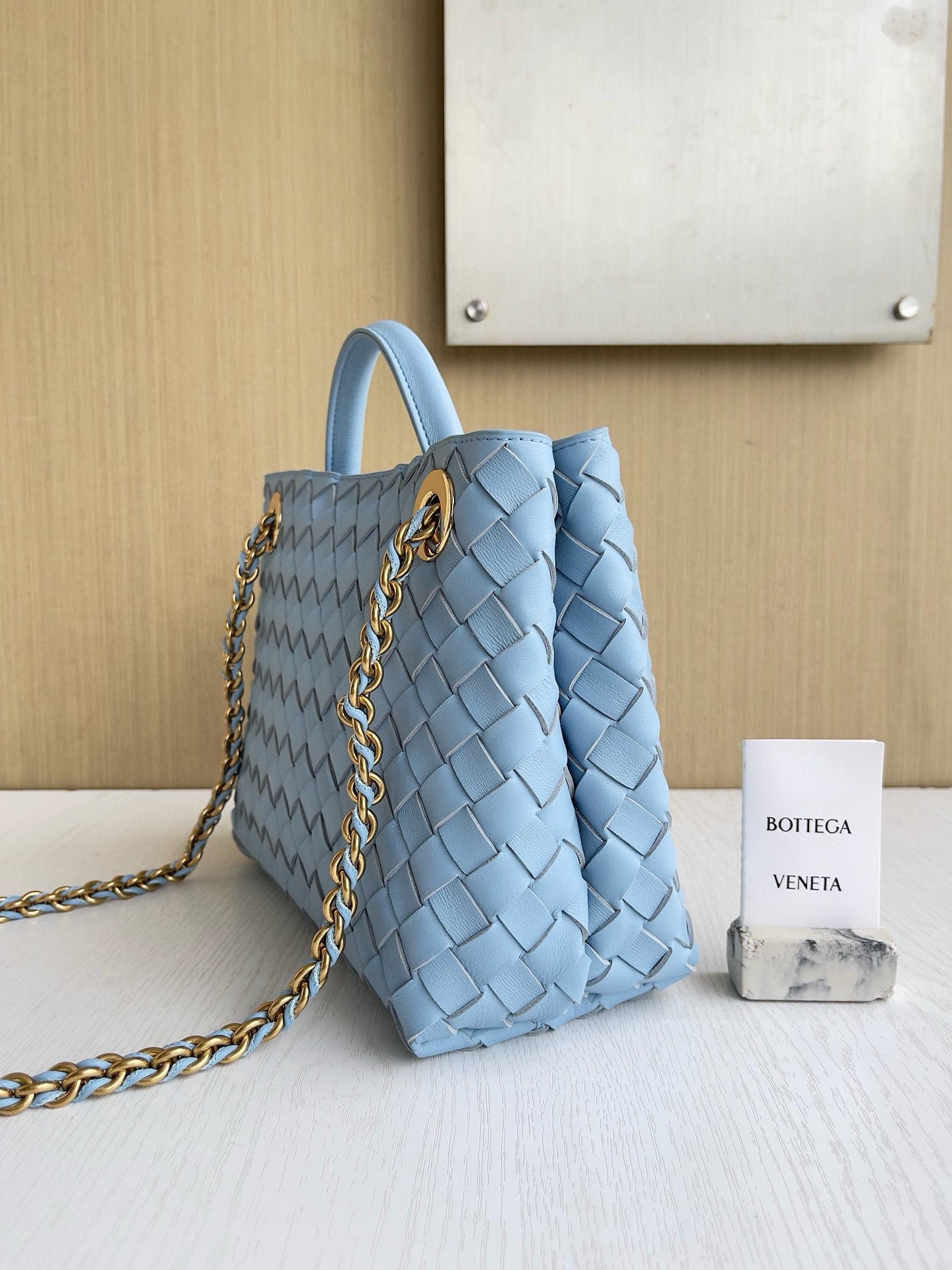 BV Andiamo Chain Bag 25x22x10.5cm