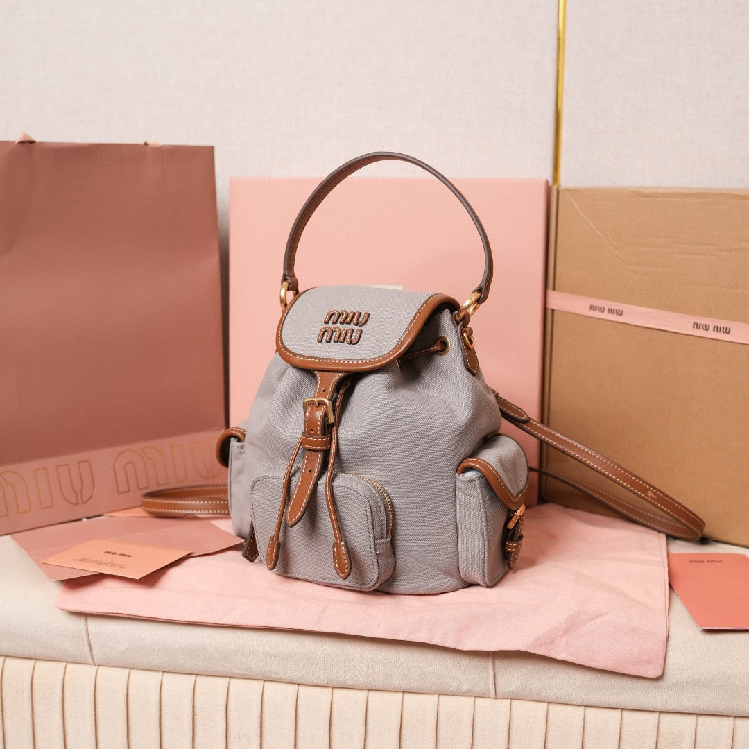 Miu Miu Backpack 22x18x11.5cm