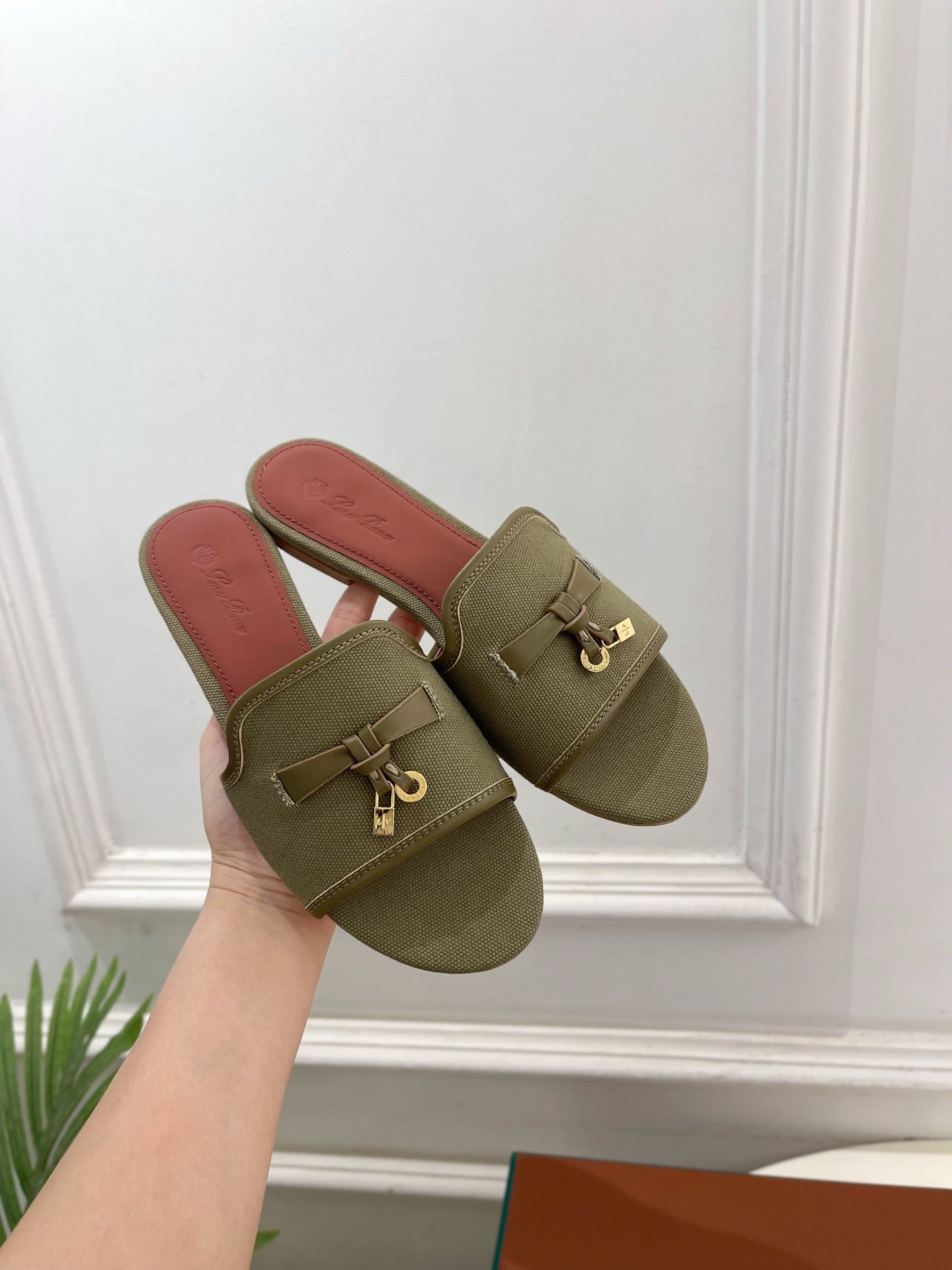 LP Sandals