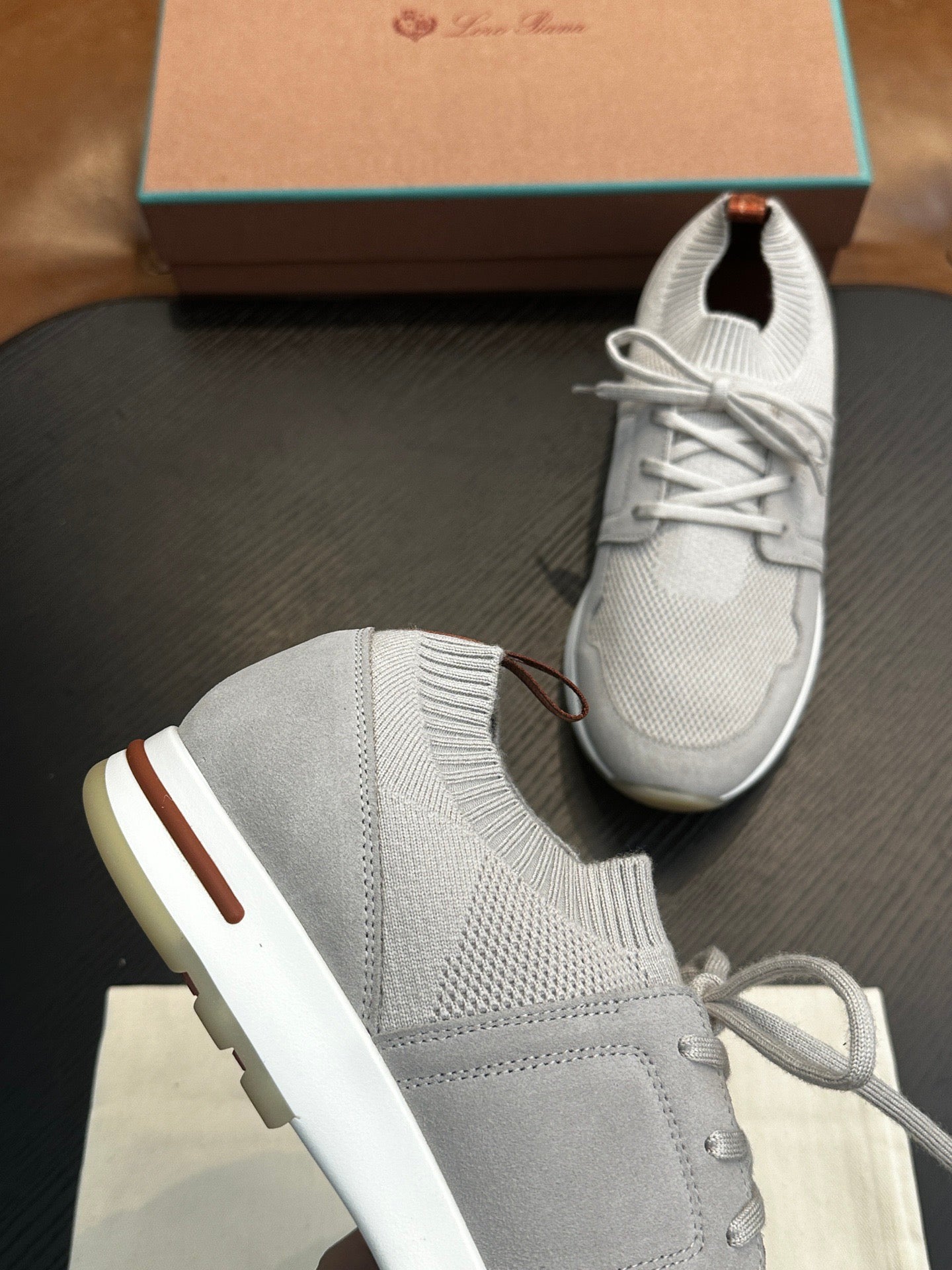 LP Sneakers