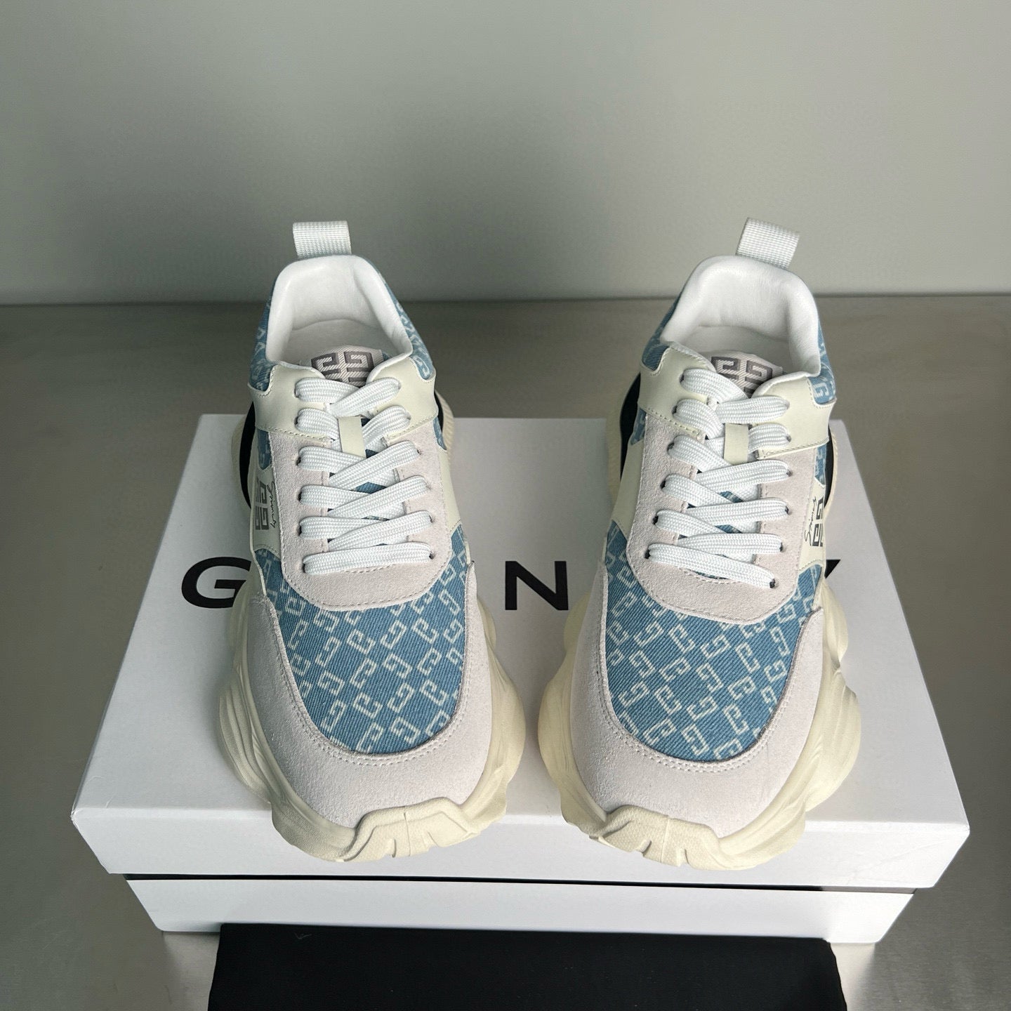 Givenchy Sneakers