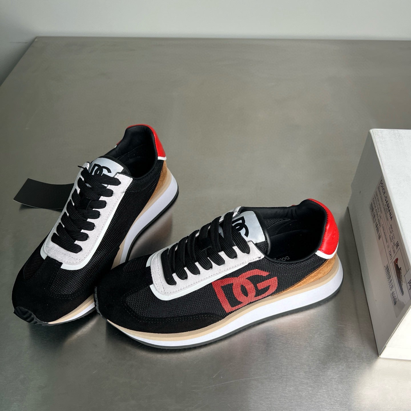 DG Sneakers