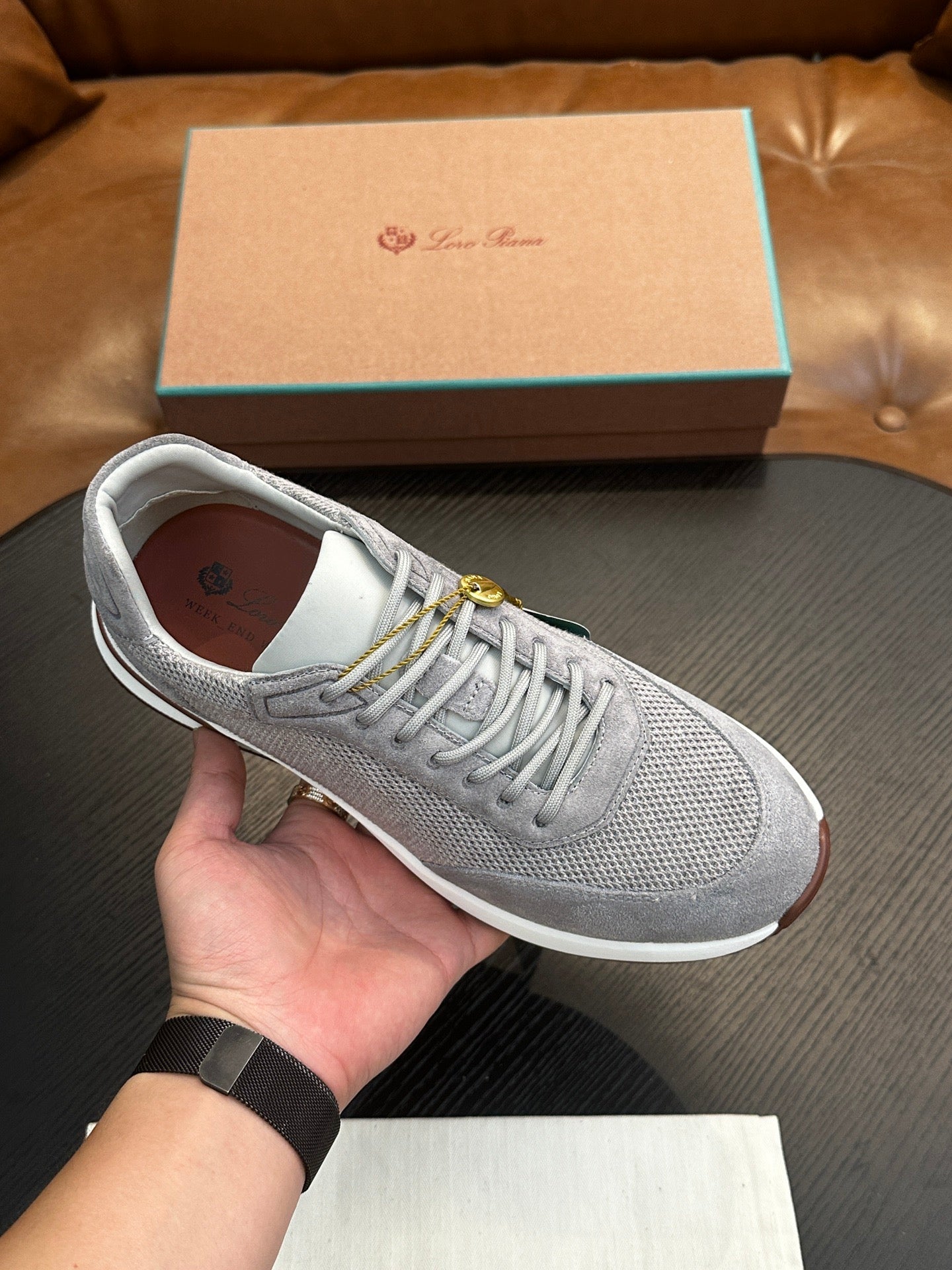 LP Sneakers