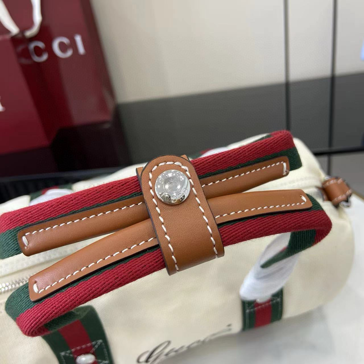 Gucci Duffle Bag 30x16x15CM