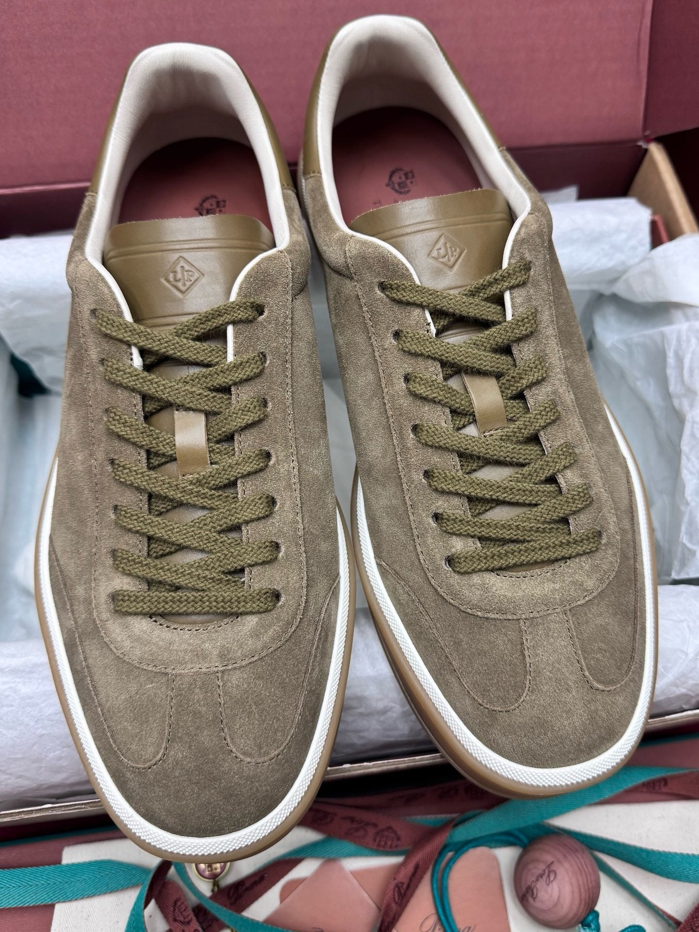 LP Sneaker