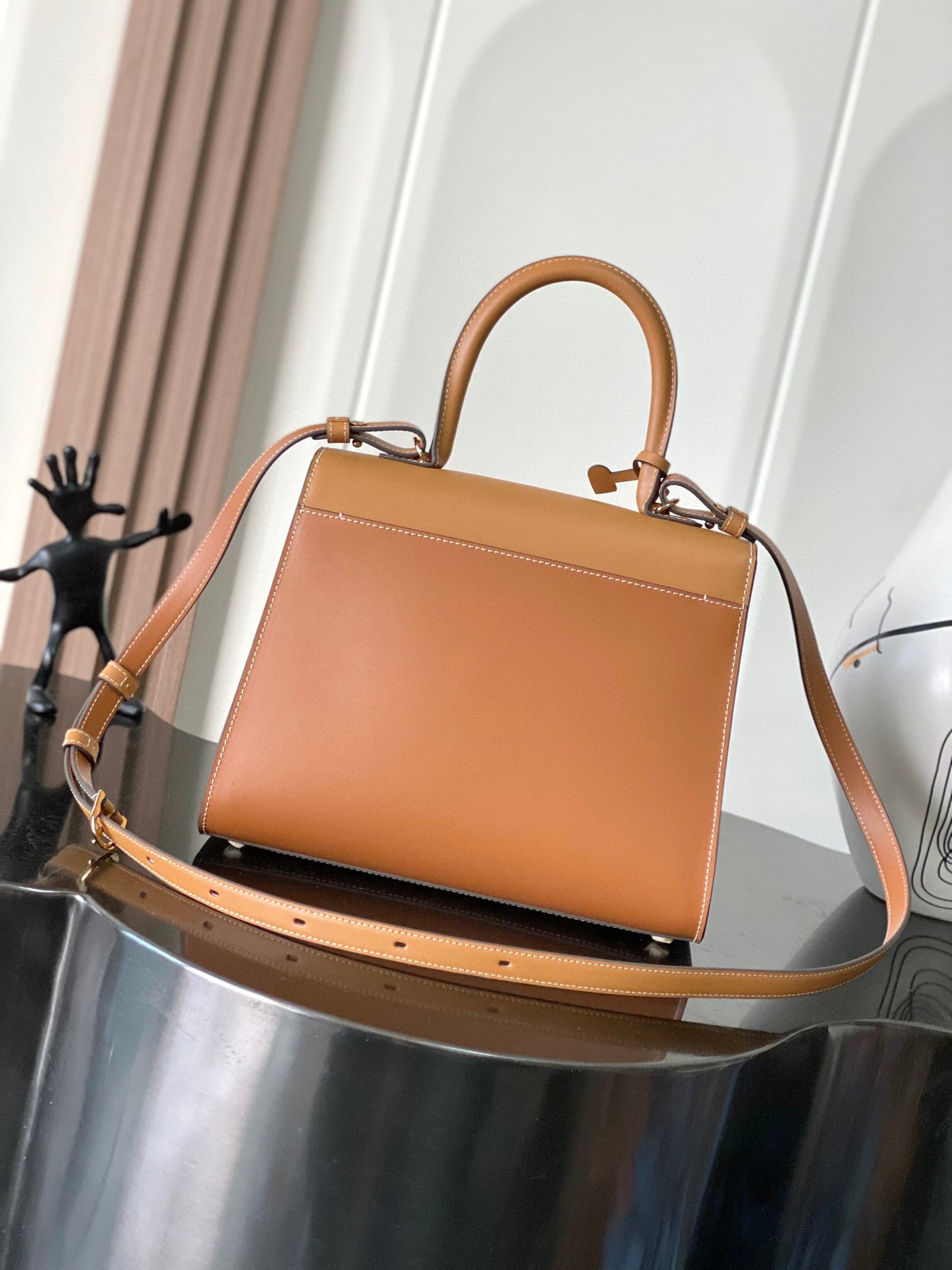 Delvaux Sling Bag (28＊15＊22cm)