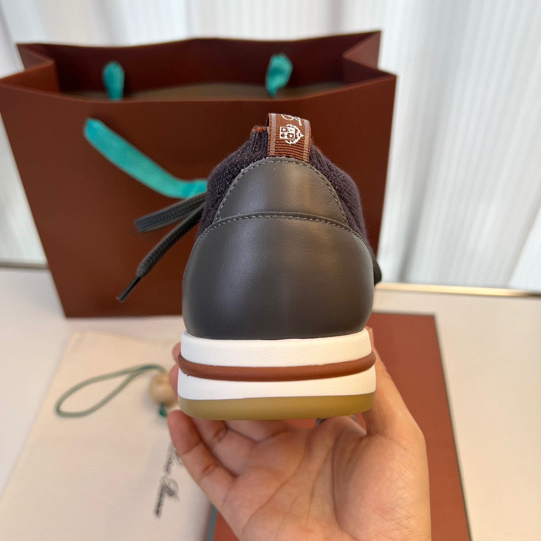 LP Sneakers