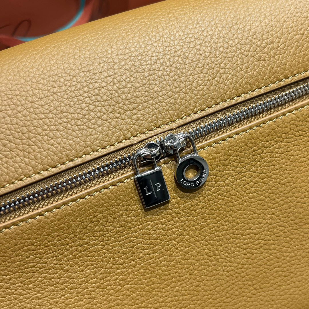LP Extra Pocket L27 Handbag