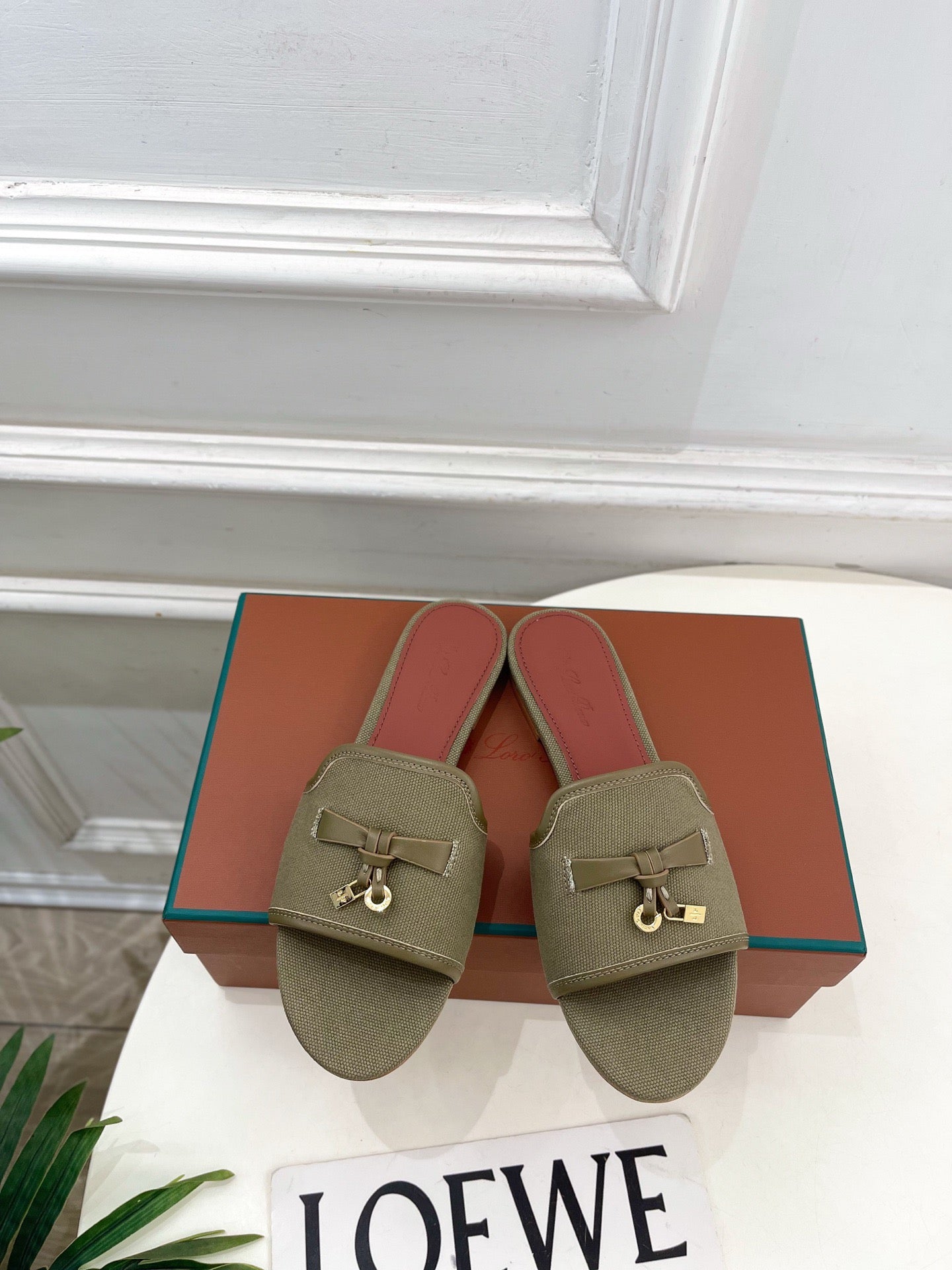 LP Sandals