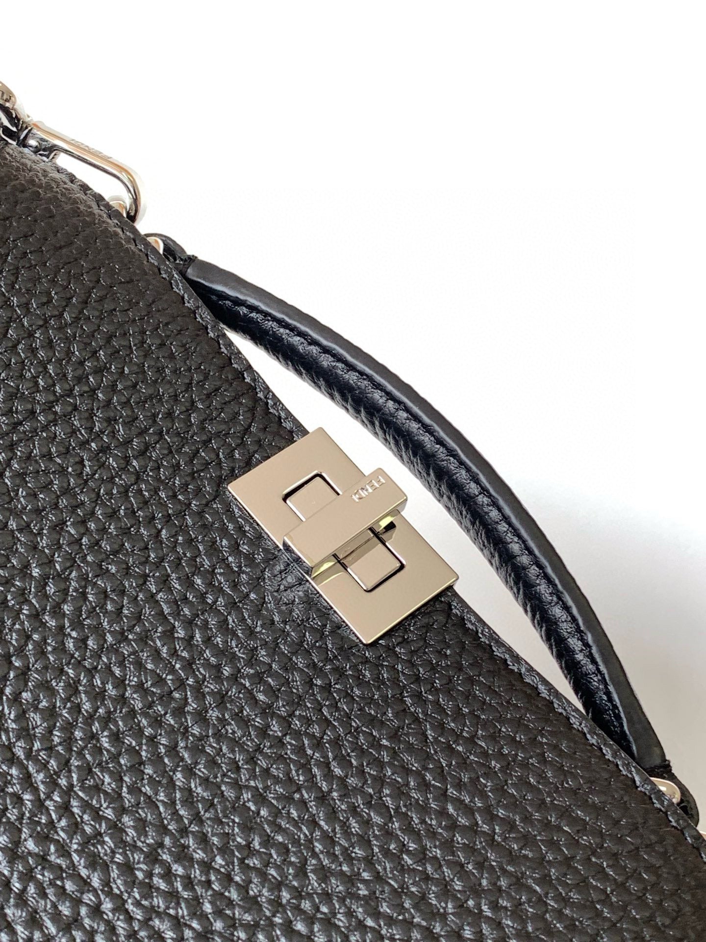 FENDI PEEKABOO 21*6*14