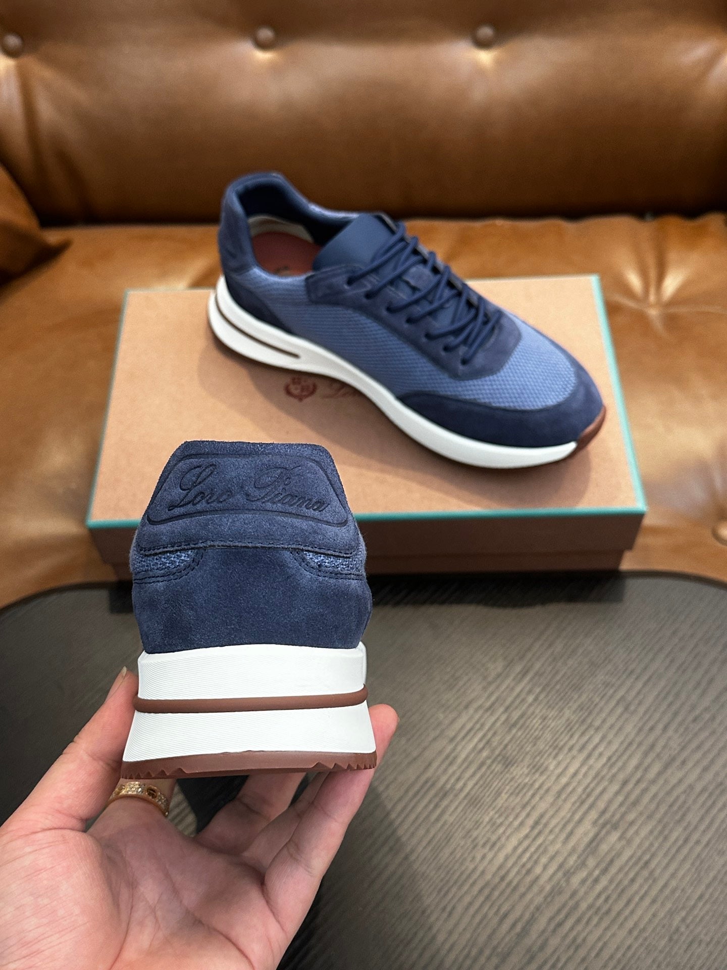 LP Sneakers