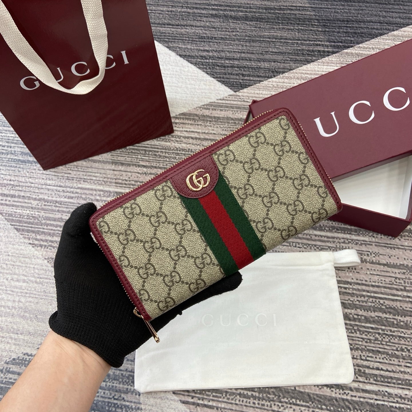 Gucci Long Zipped Wallet