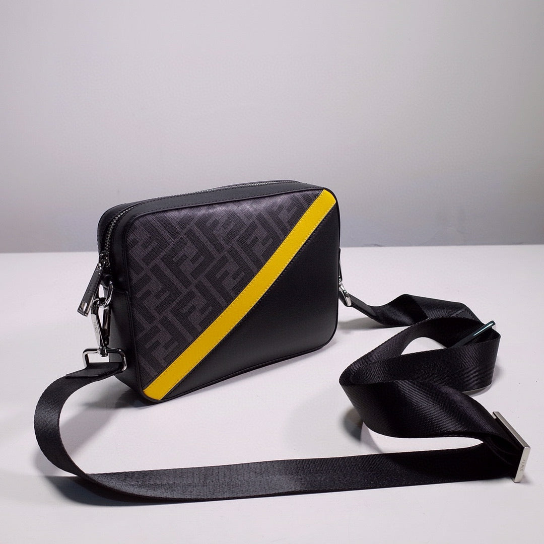 FENDI MESSENGER 22*15*4.5