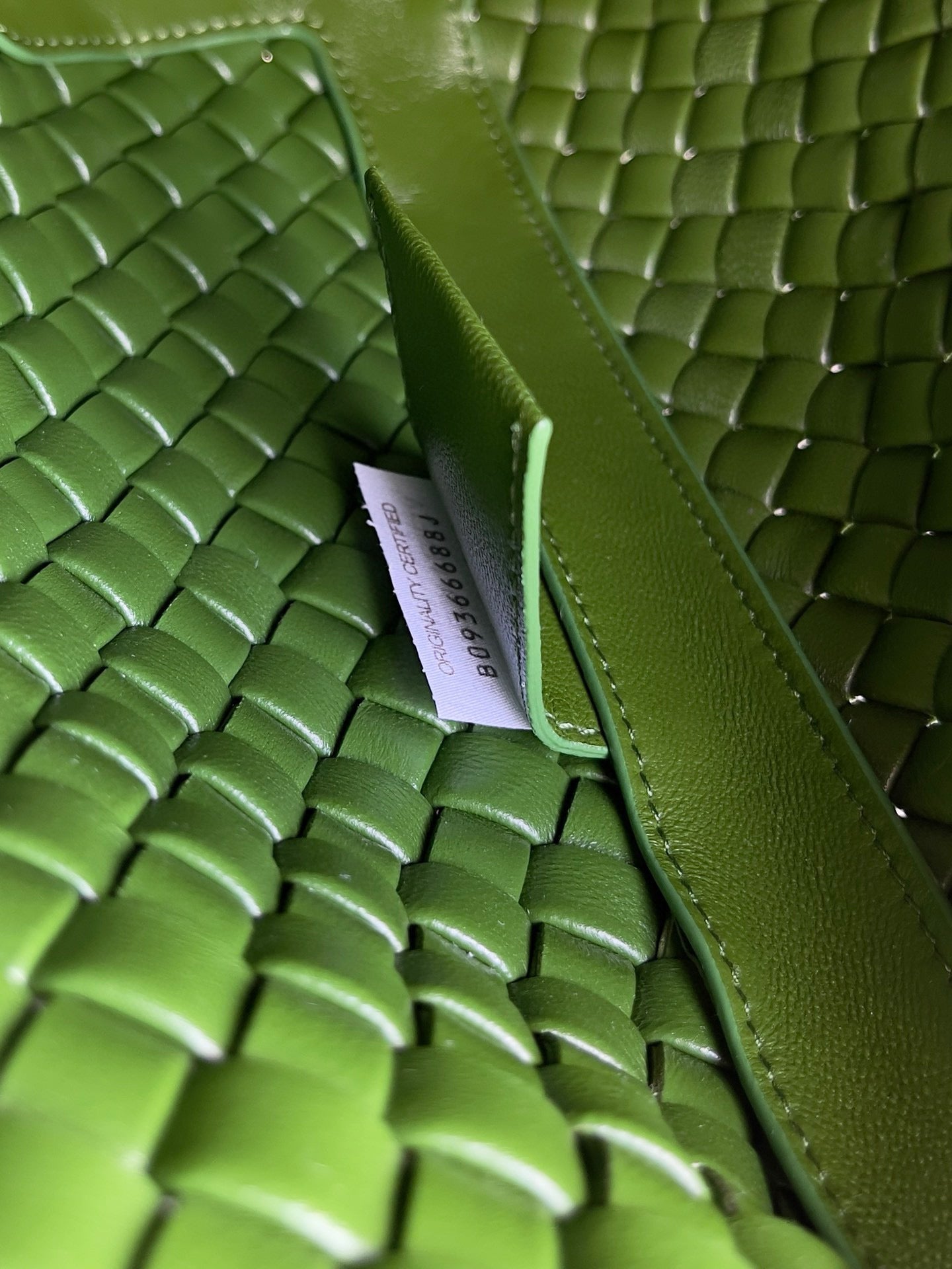 BV Clicker Shoulder Bag