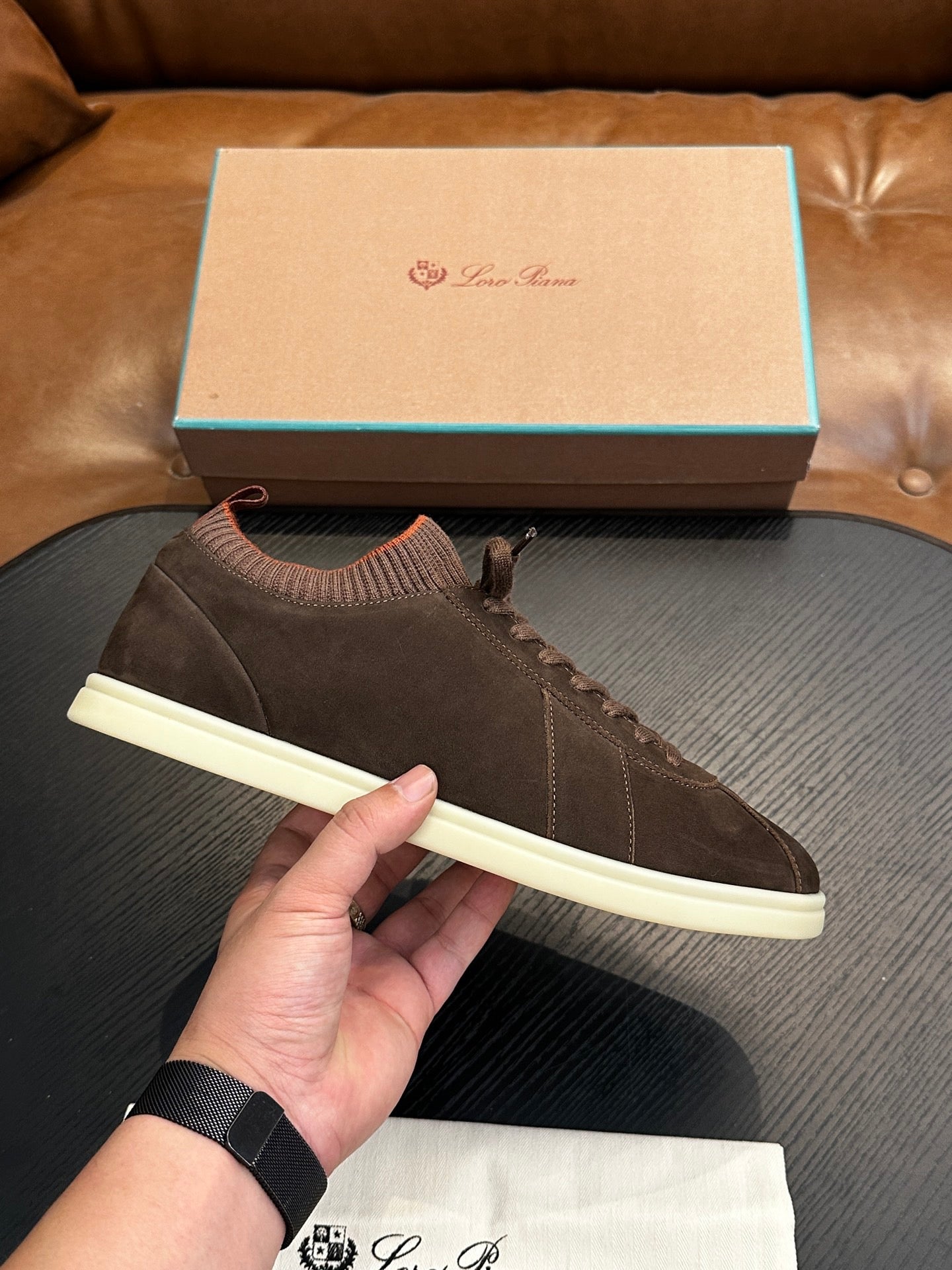 LP Sneakers
