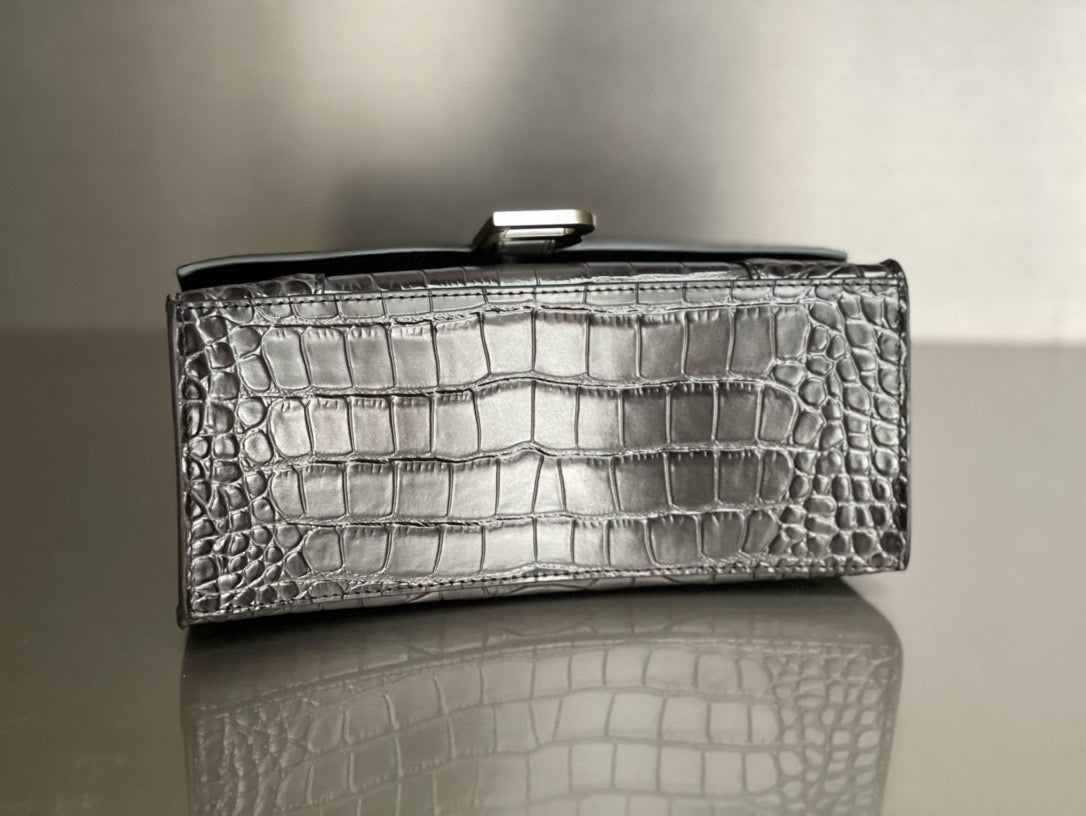BLCG Hourglass Crocodile Top-handle Handbag
(23x10x24cm)